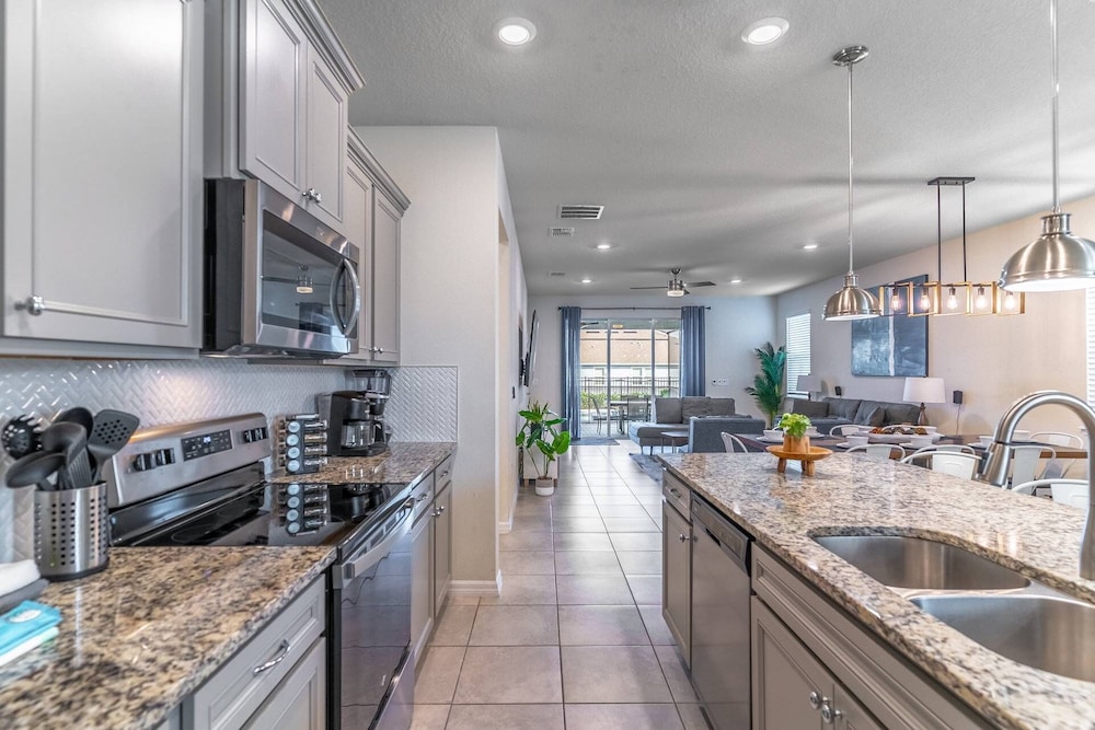 3285 Windsor Island