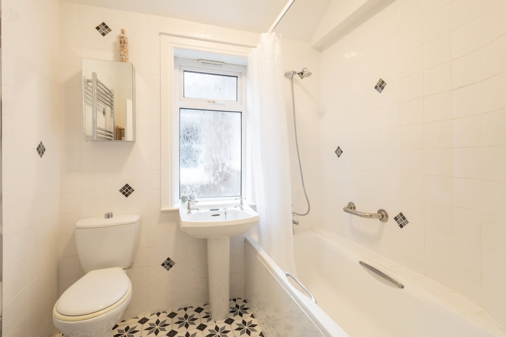 Host Stay Heather House