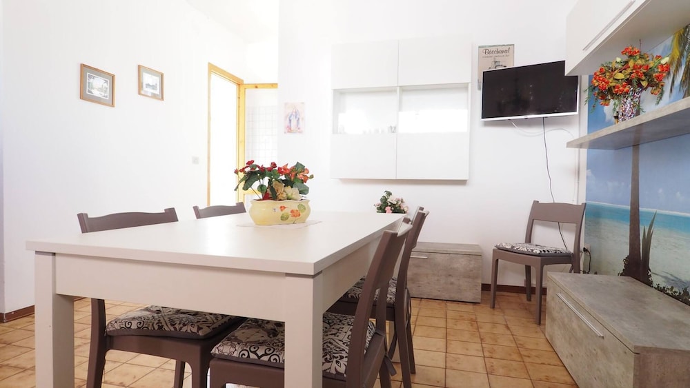 Mimosa - House 5 Places 2 Bedrooms on the Beach