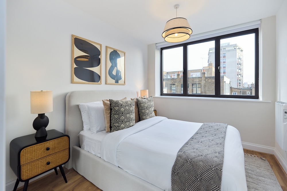 The Goodge Street Place - Bright 2bdr Flat