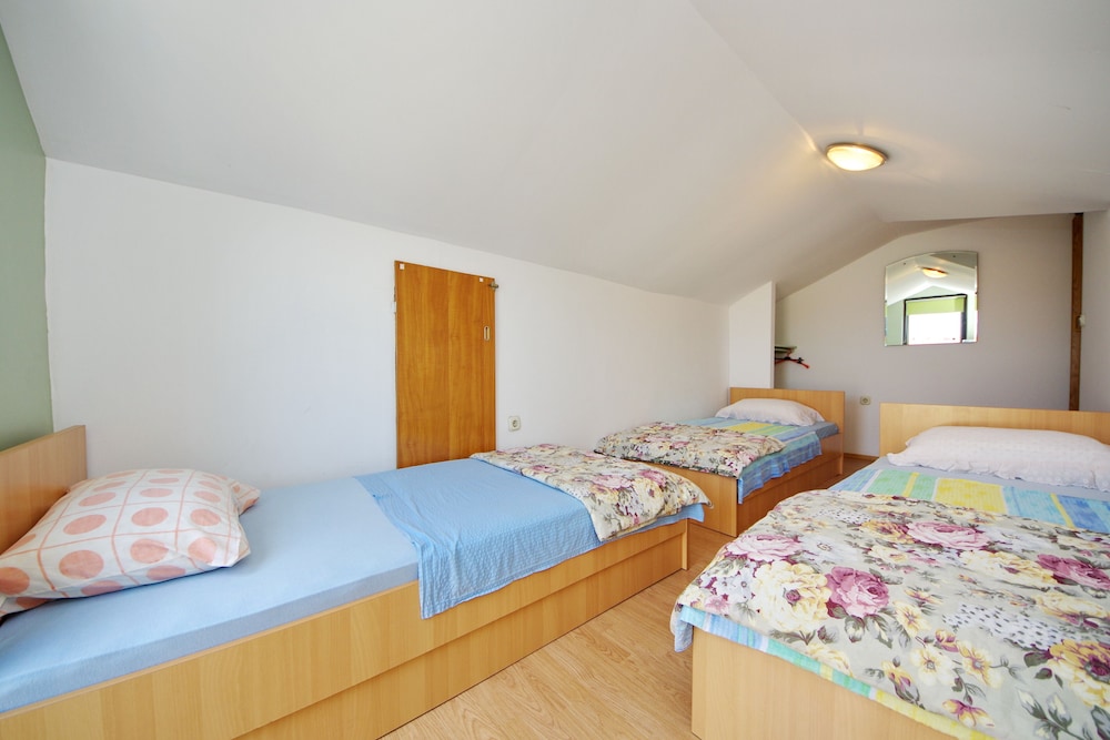 Room in Guest Room - Central Room With Balcony And Amazing Sea View photo 4