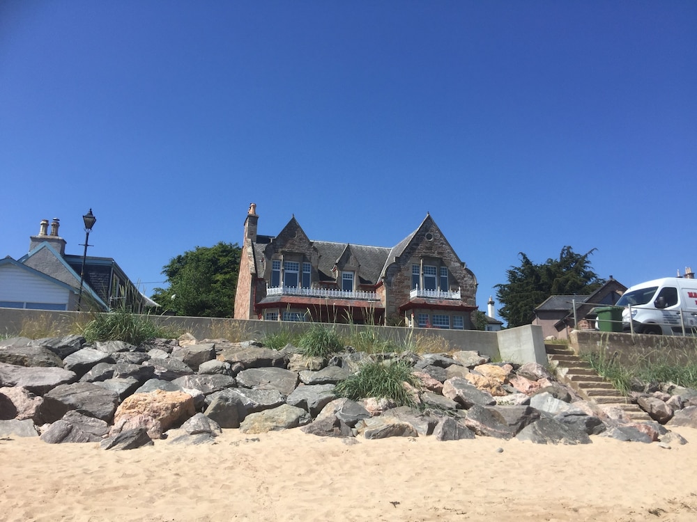 Tigh Na Mara