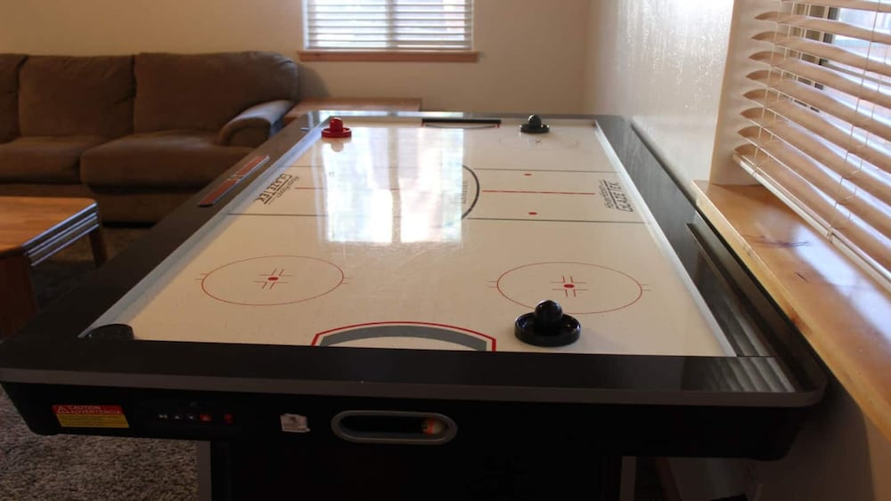 Hot Tub-Game Tables Aspen Glen