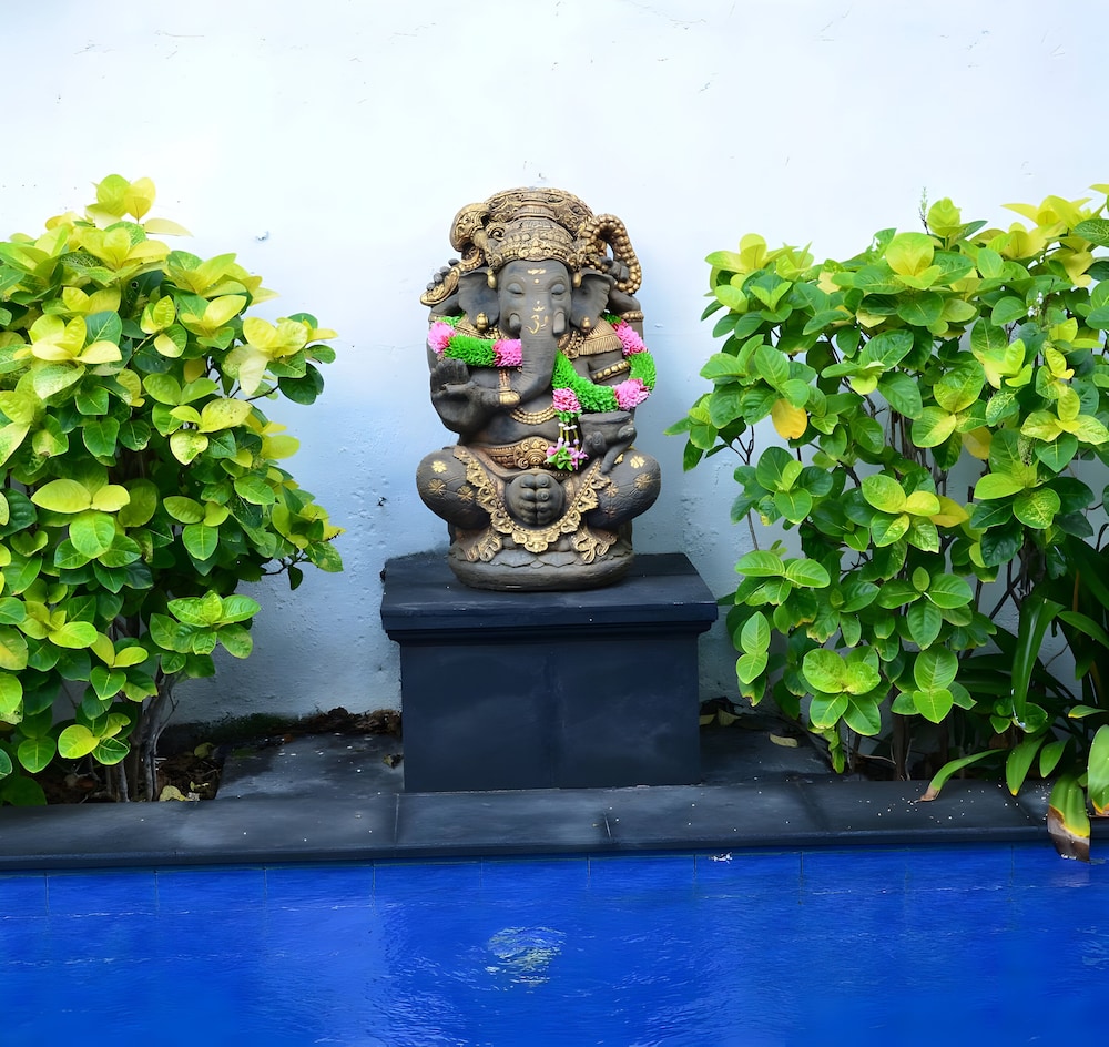 Villa Panda Seminyak Next to KU DE TA