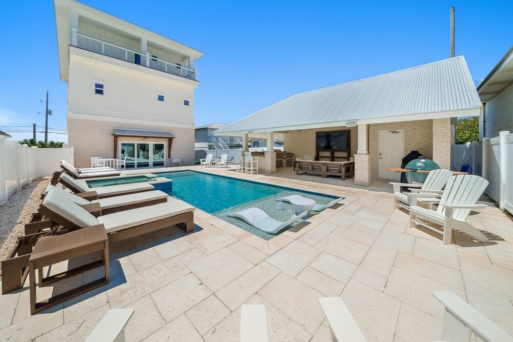 Laguna Sunset 7 Bedroom Home