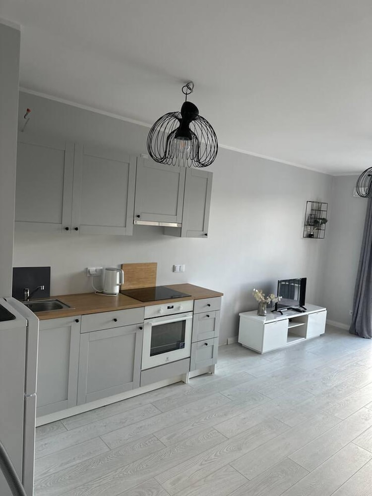 1-bed Top Floor Apartment in Warszawa view 3