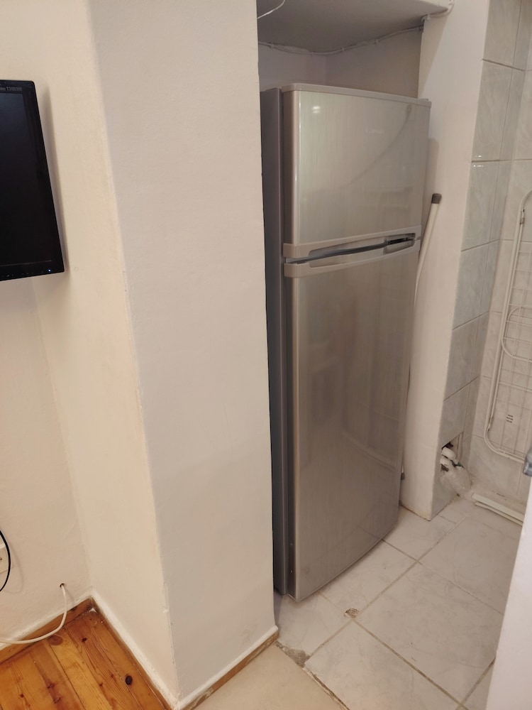 Large Studio/family Apartment