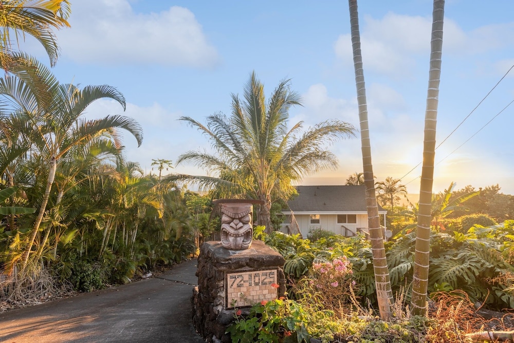 Charming Pu'ukala Sunset - Near Hiking And Golf 1 Bedroom Home by RedAwning view 4
