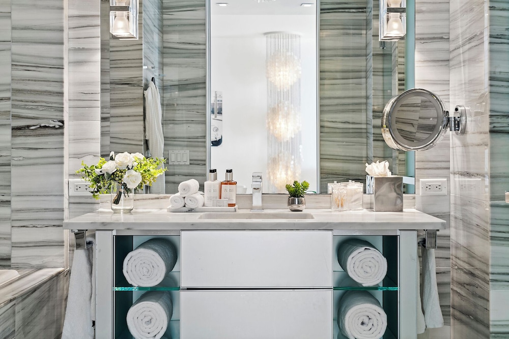 Luxury Vacation Rentals in South Beach by LRMB