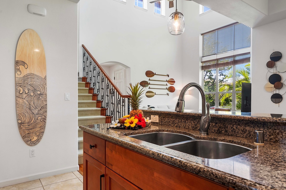Vacation Rental - Professionally Decorated - Vrkcv