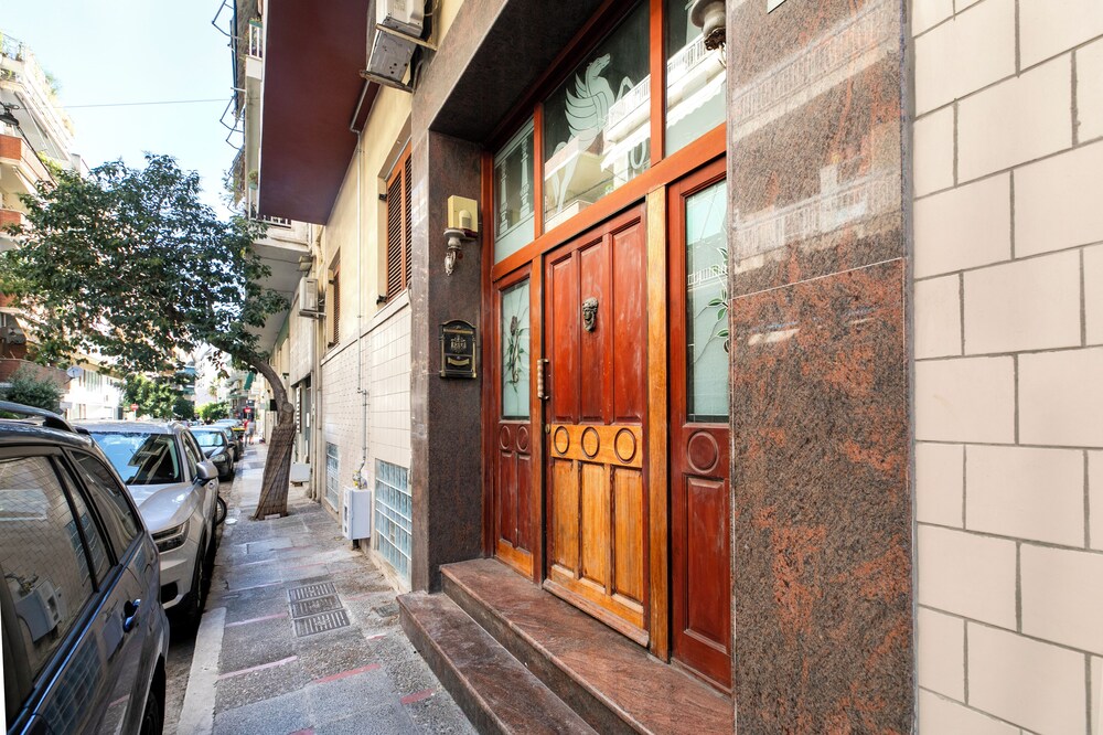 Anatoli - Athenian 2-BR Apartment in Athens