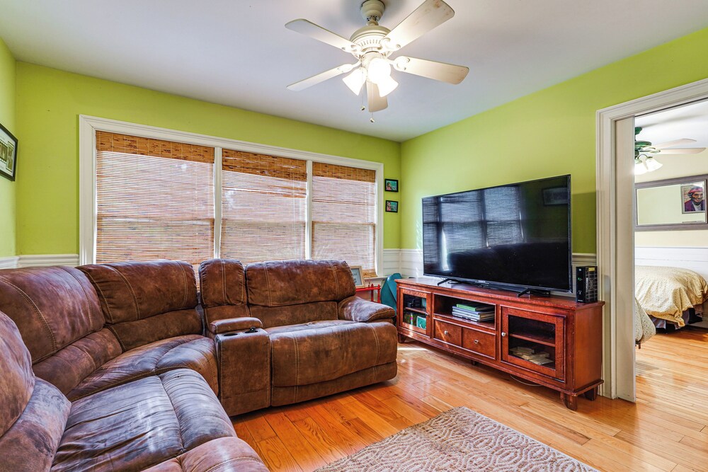 Walk to Beach: Gem w/ Pool & Spa in Isle of Palms!