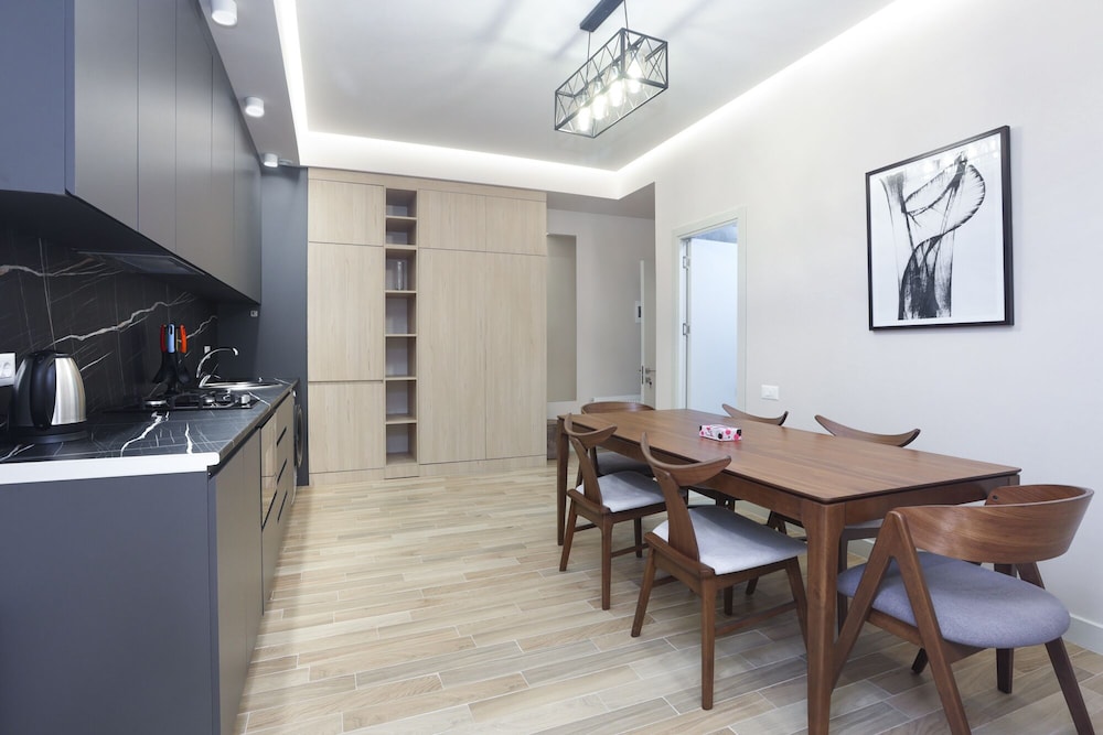 Stay Inn on Buzand Str. 97