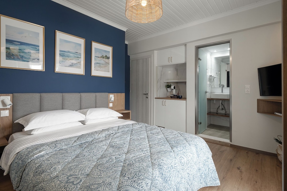 Captain's Seafront Apartments view 2