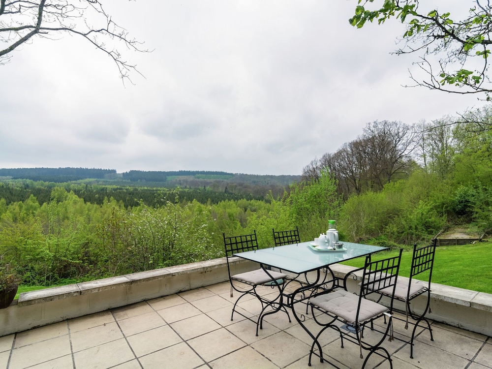 Perfect Spot on Edge of Large Woods with Hot Tub view 2