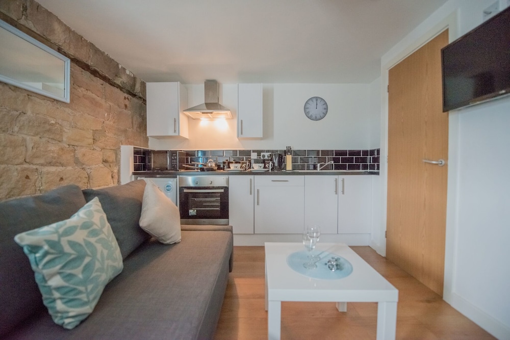 Kirkstall Bridge Apartments - 23