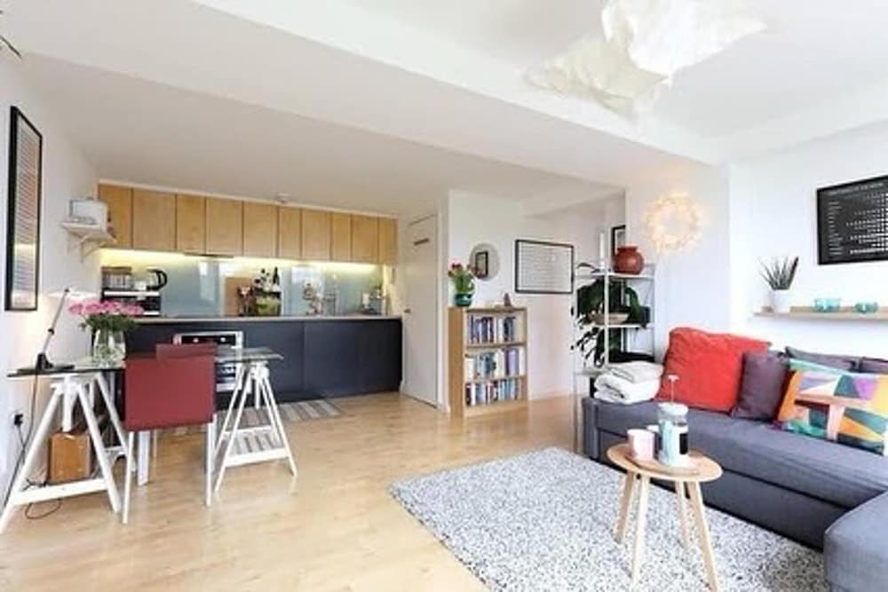 Leeds - Sleeps 4 - Free Parking - Pet Friendly view 4