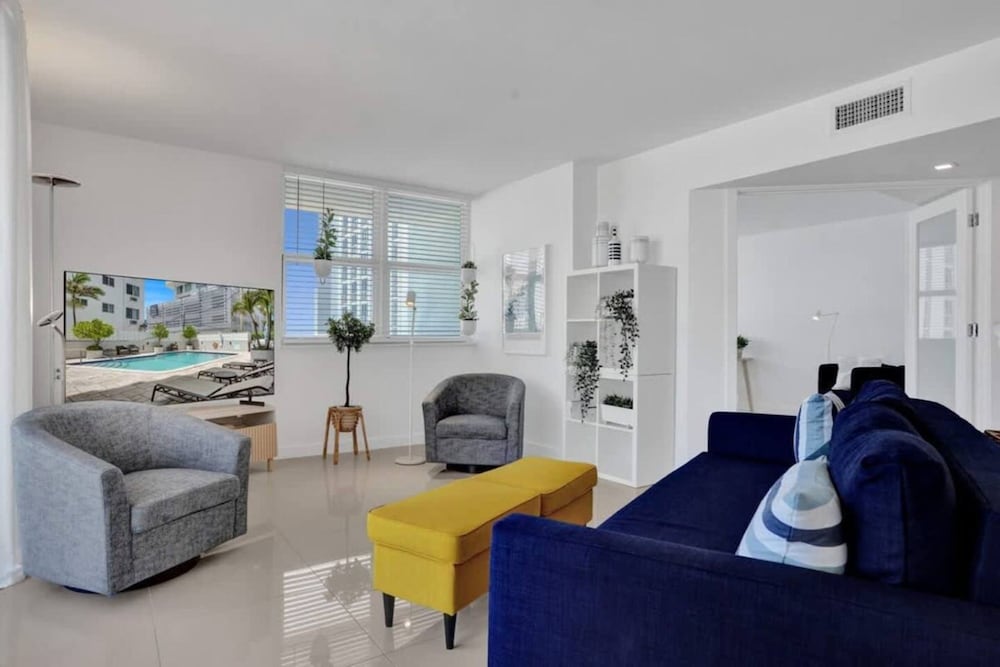 Boutique Luxury 2Br 2Ba Beach Intercostal View