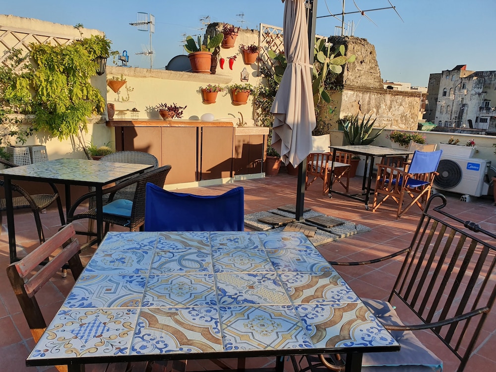 Spanish Palace Rooms, Apartment & Terrace