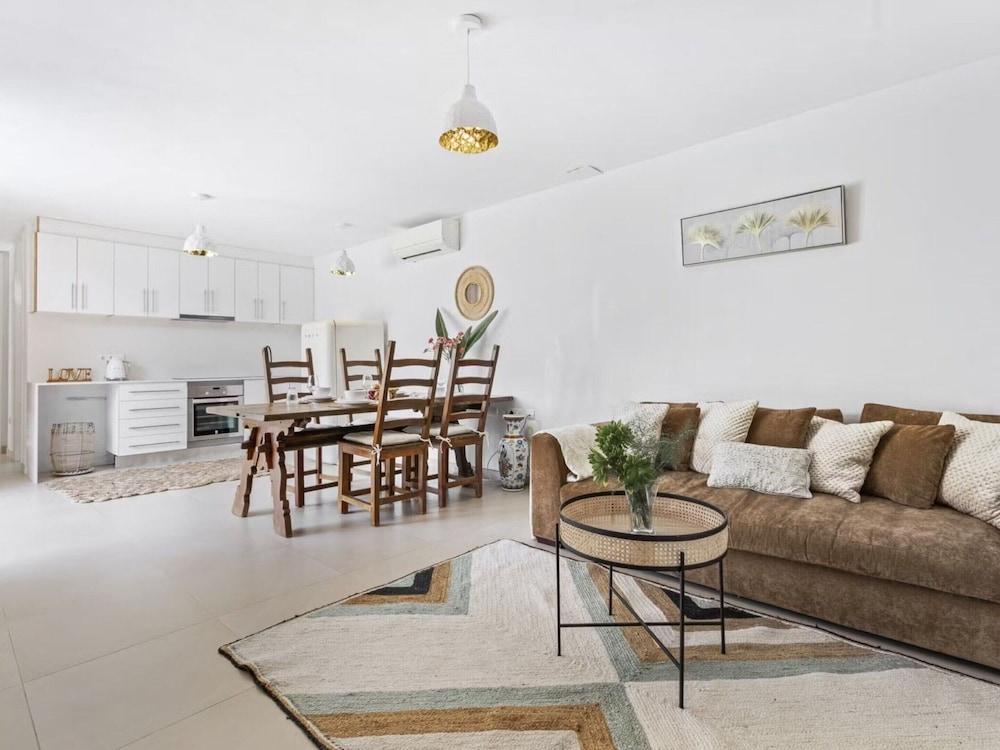 Rural Hideaway Villa in Stcarlos