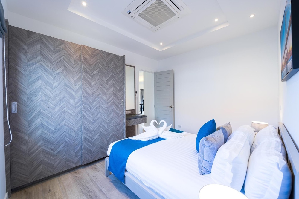 New Modern 3 Bedroom Villa MB35