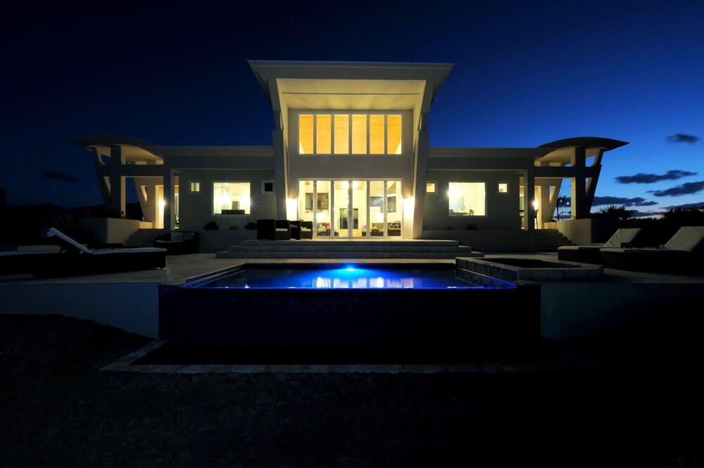 Sky Beach Club Rock House 4 Bedroom Home