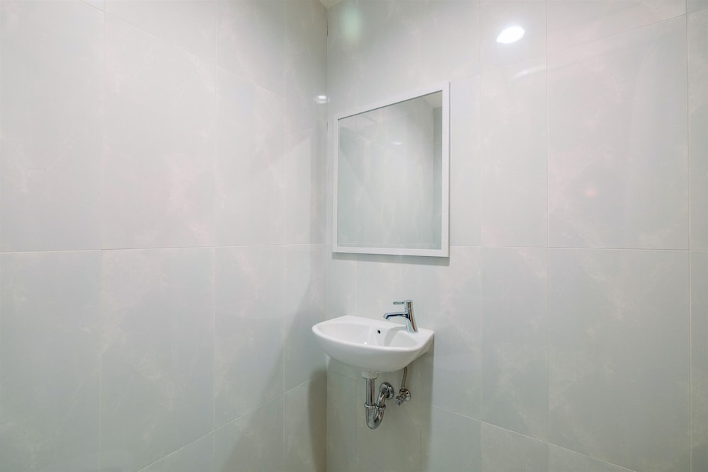 Fully Furnished With Modern Design Studio At Evenciio Apartment