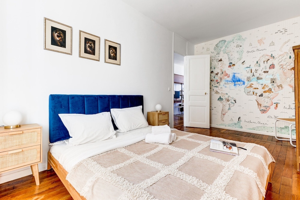 Montmartre 2BR - Moulin Rouge
