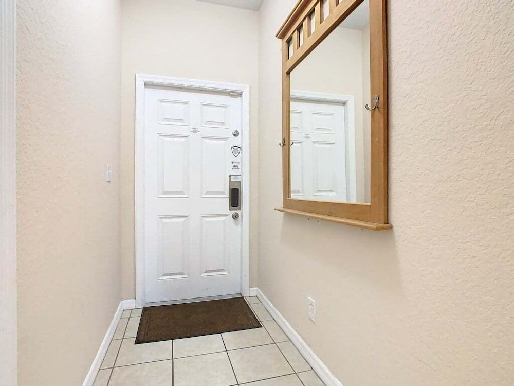 Regal Oaks Getaway: 4br Home Close To Disney & Old Town 4 Bedroom Townhouse