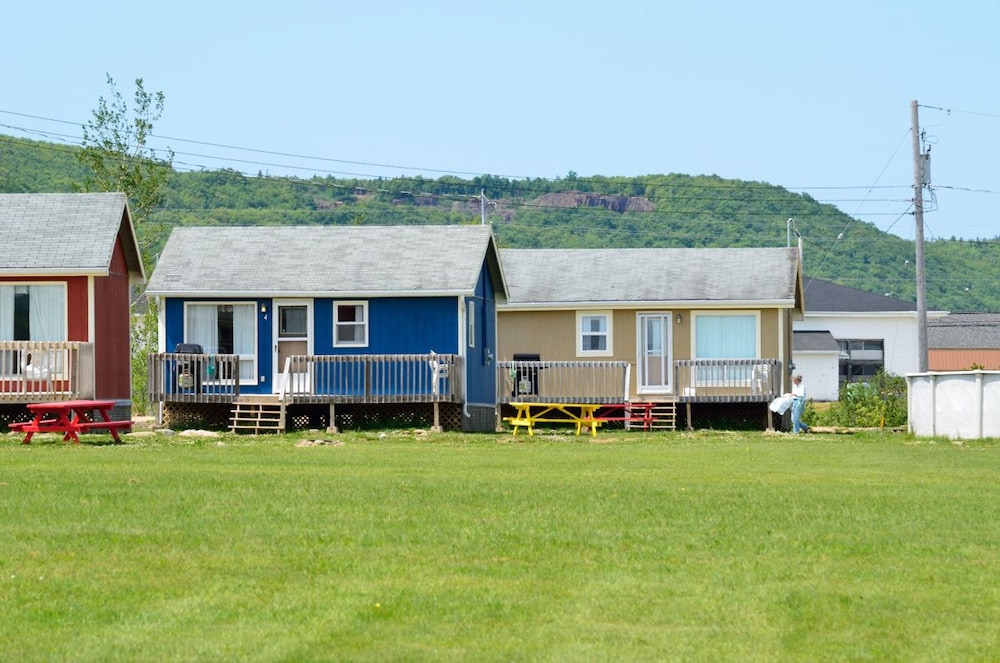 Crown Cove Cottages