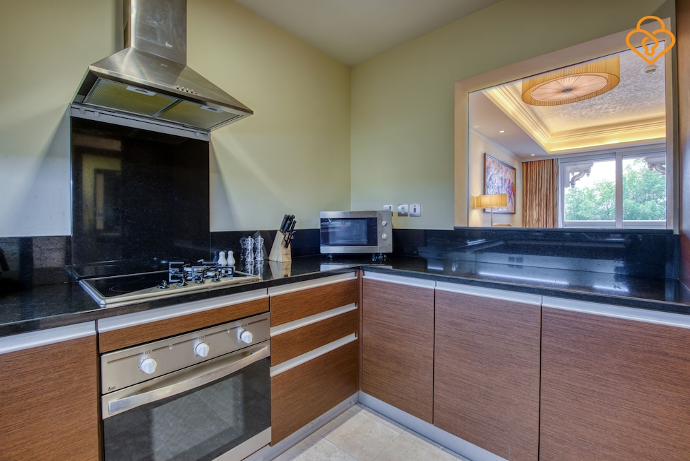 Grandeur Residence 1/bed Apt.