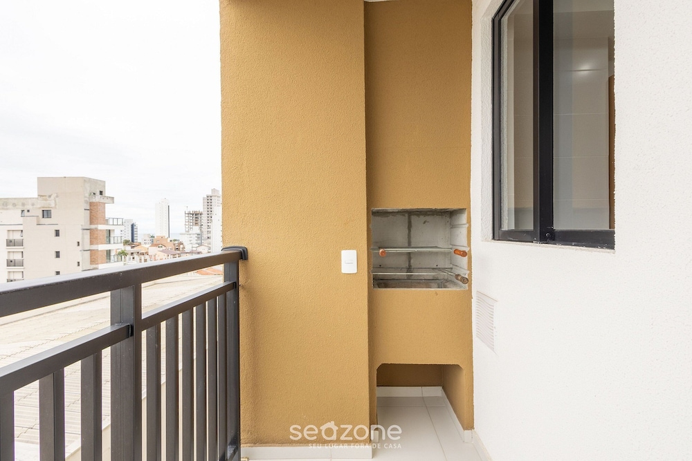 MCB - Apartments With Pool Near the Beach