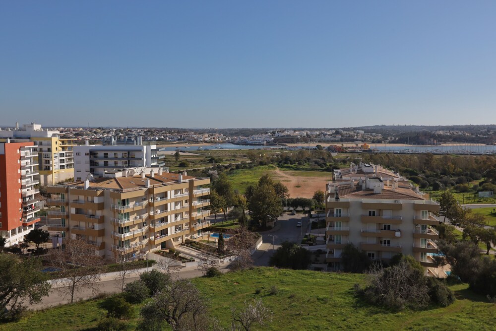 Modern Apartment Close Near Beach in Portimao, PT view 5