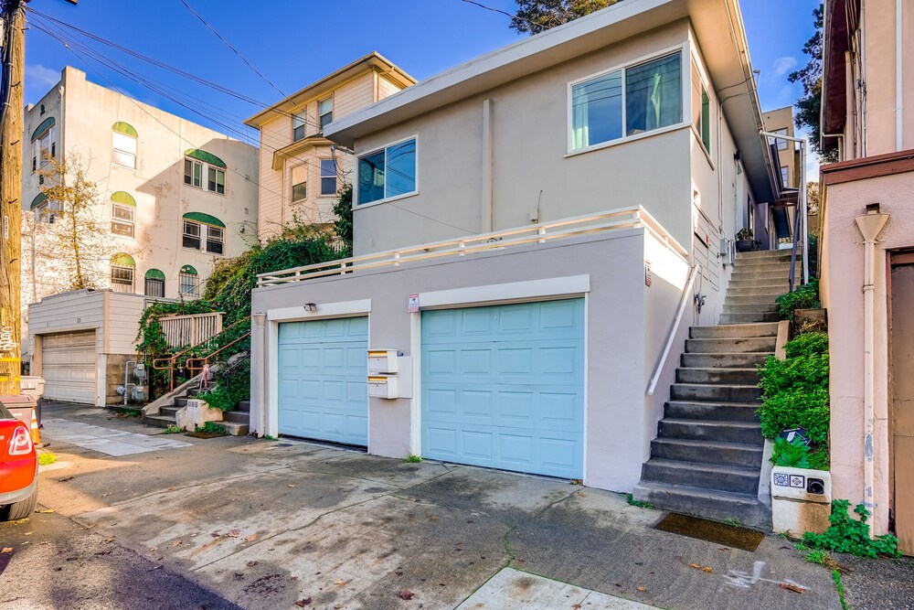 Oakland Apartment w/ Shared Hidden Backyard Oasis! view 5