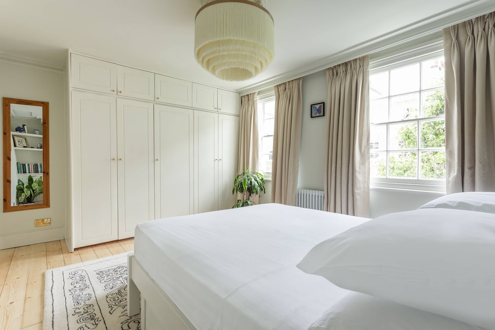Molyneux Street II by Onefinestay