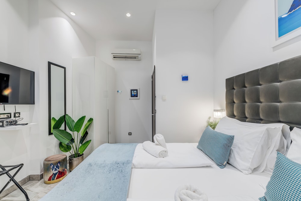 Tango Luxury Rooms