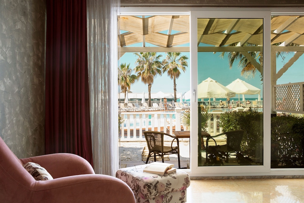 Flora Garden Beach Club - All inclusive