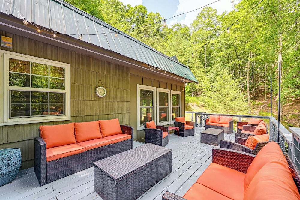 Pet-friendly Philpott Lake Cabin: Hiking & Boating