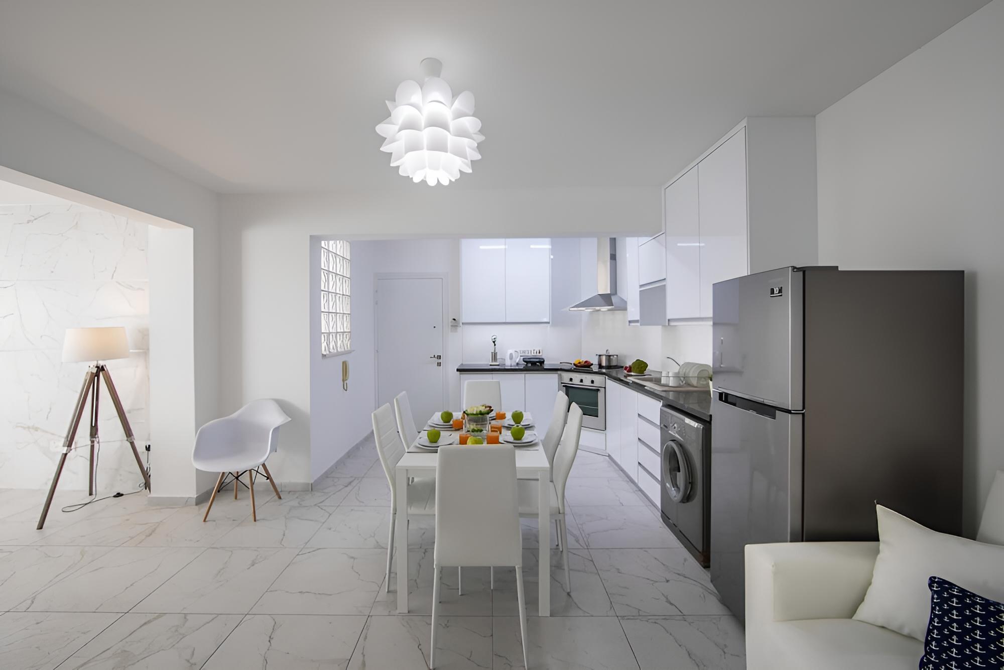 Larnaca Finikoudes Suite 405