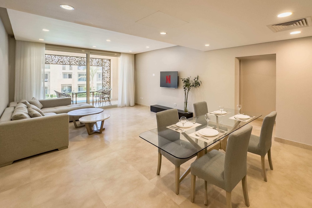 Xuru Stays I Homestyle 3BR Penthouse Pool & Beach View