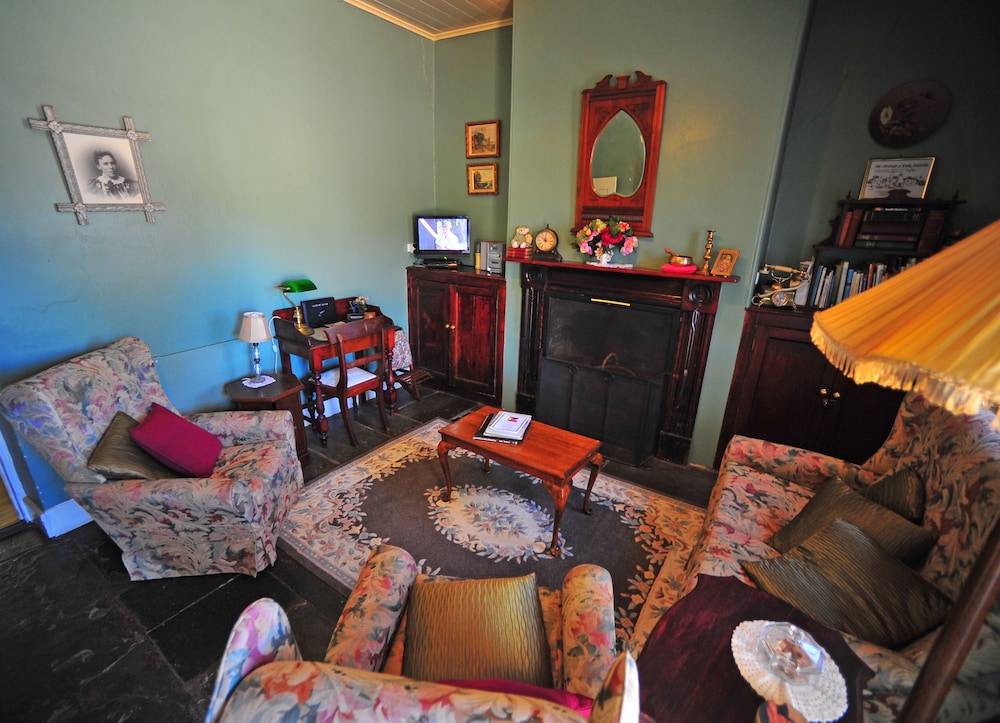 Emma Tiver Heritage Cottage