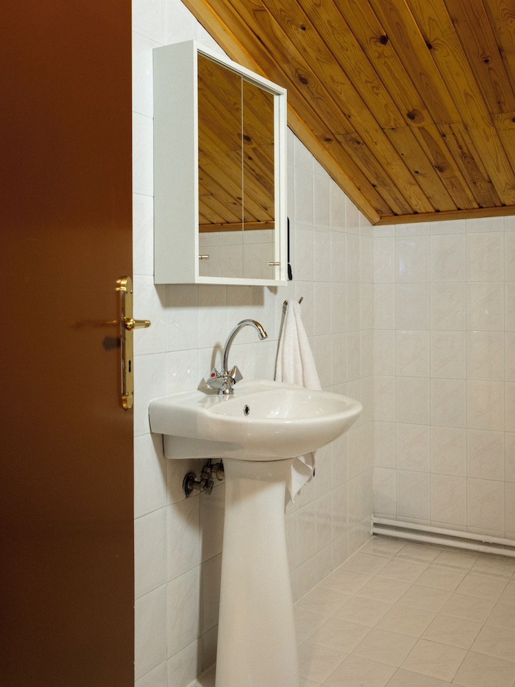 Sundial Lodge
