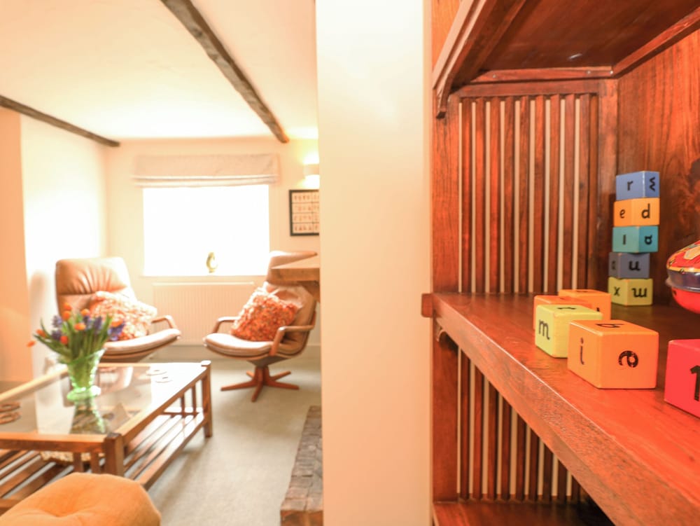 Horseshoe Cottage