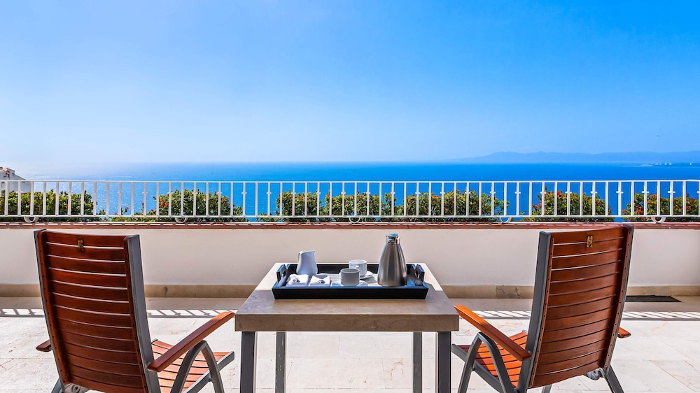 HOLT Grand Miramar Residences