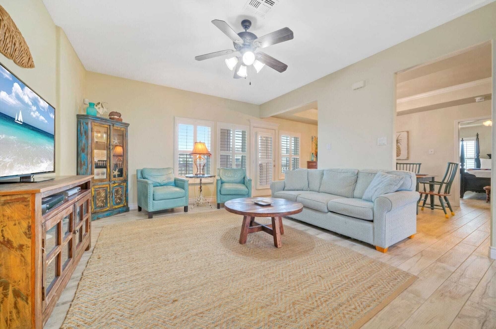 2 Homes, Sleeps 22 Steps to the Beach, Private Pool, Fire Pit, Balcony Views