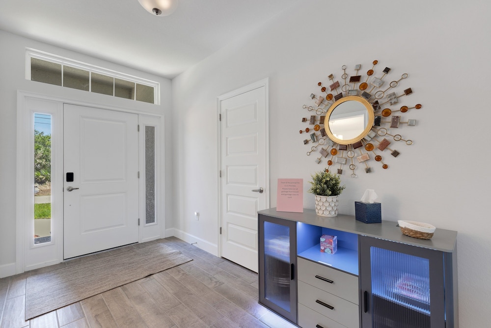 New Poolside Home in South Gulf Cove! Beaches Boca Grande, Manasota, Siesta Key & Venice