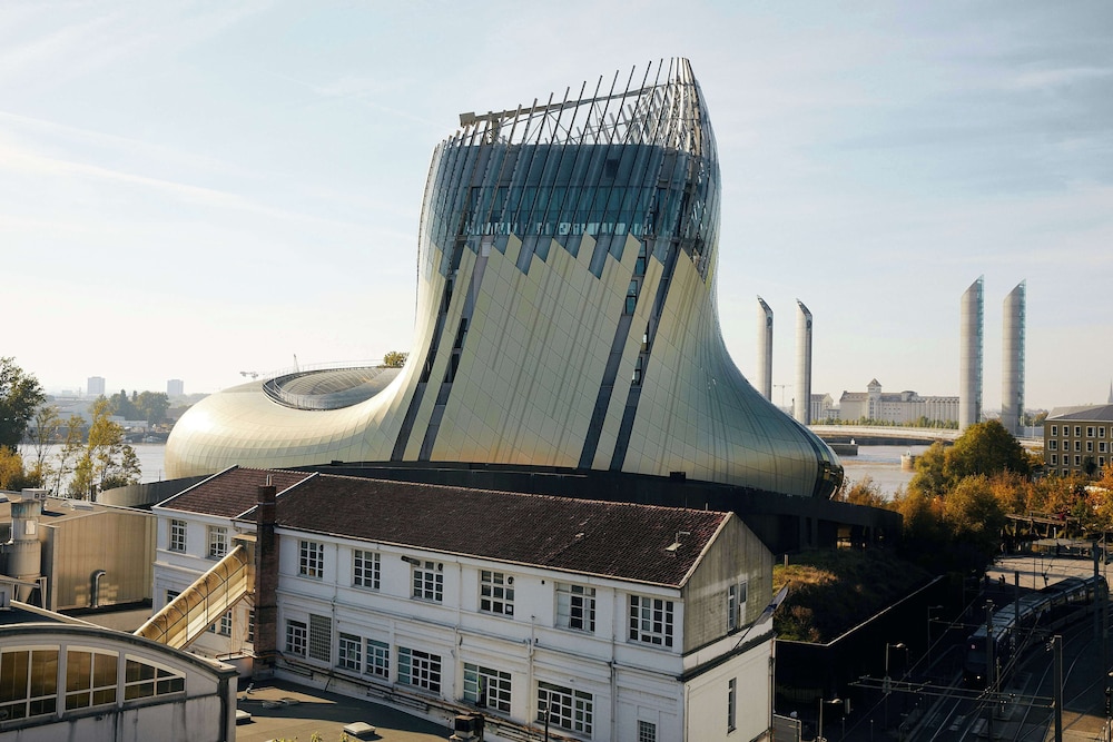 Hotel FirstName Bordeaux - part of JdV by Hyatt - Image 1