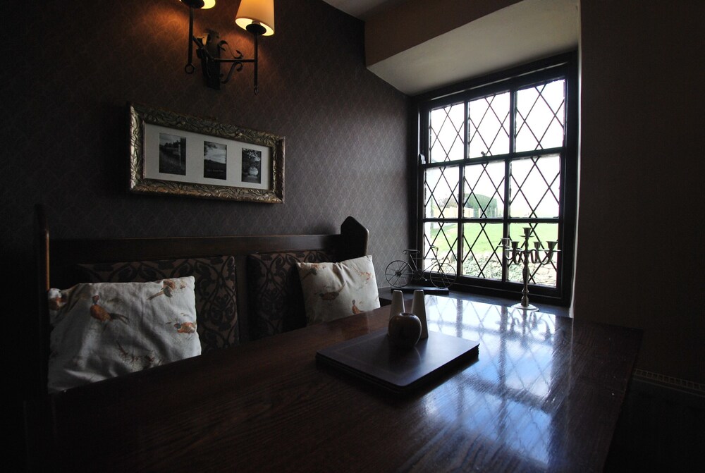 The Punchbowl Hotel