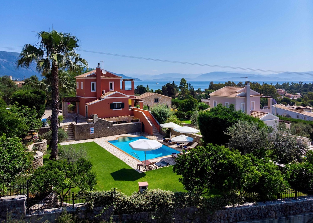 Il Tesori Dassia Villas