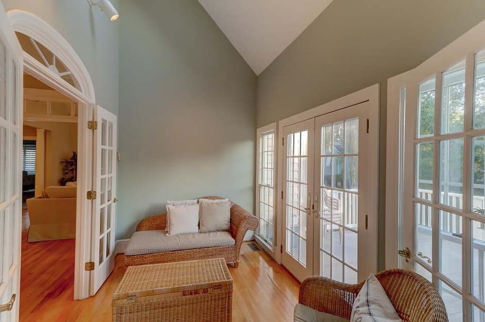 17 56th Avenue view 4